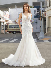 Ivory Elegant Mermaid Lace Applique Wedding Dresses For Bride V Neck Tulle Rromantic Wedding Gowns With Train Backless Sleeveless